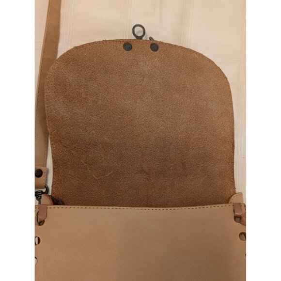 Small Leather Crossbody Bag W/ Floral Embossed Tooled Design Brass Latch Closure - Picture 11 of 13